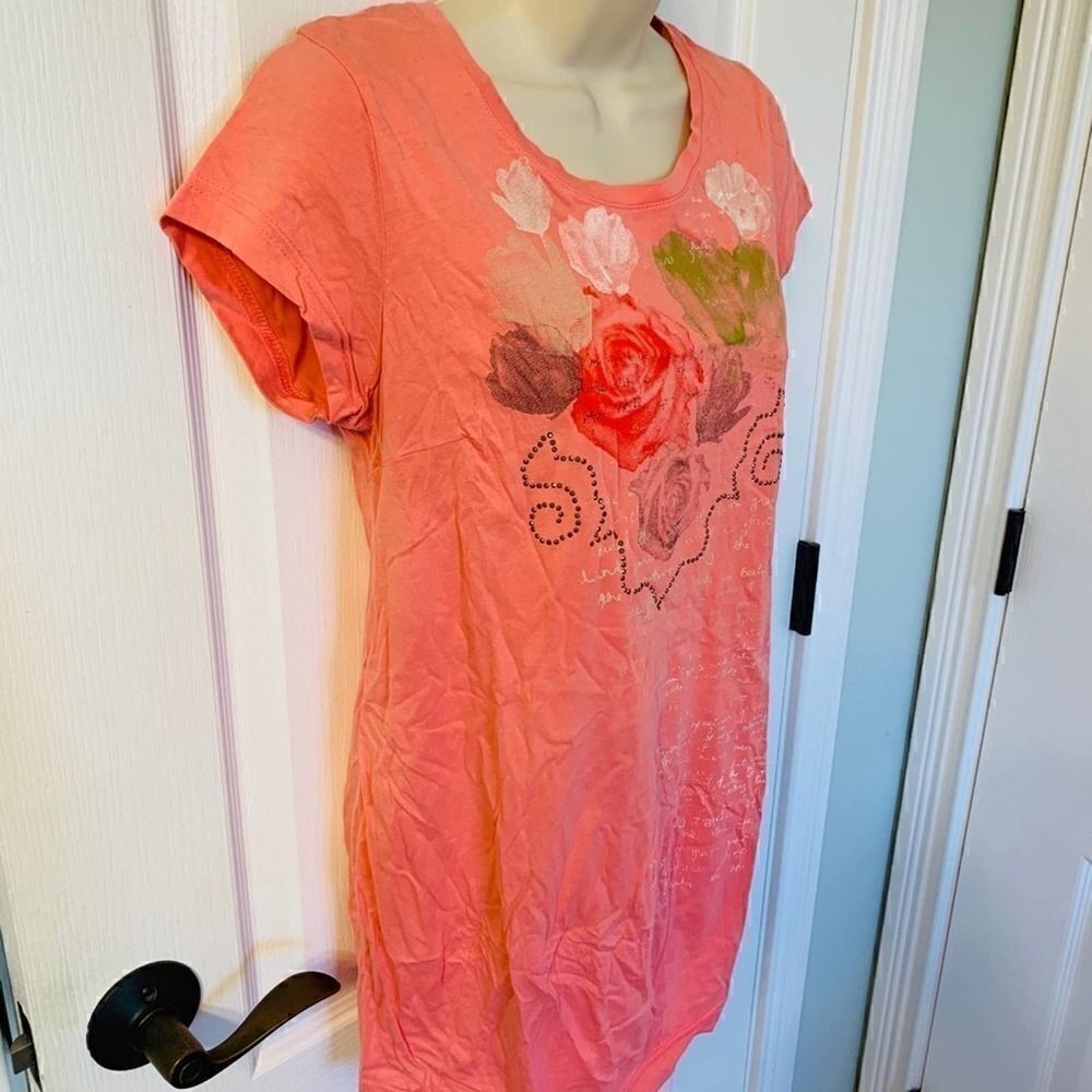 H&M MAMA Floral Embellished Top! ❤️ - Picture 2 of 3